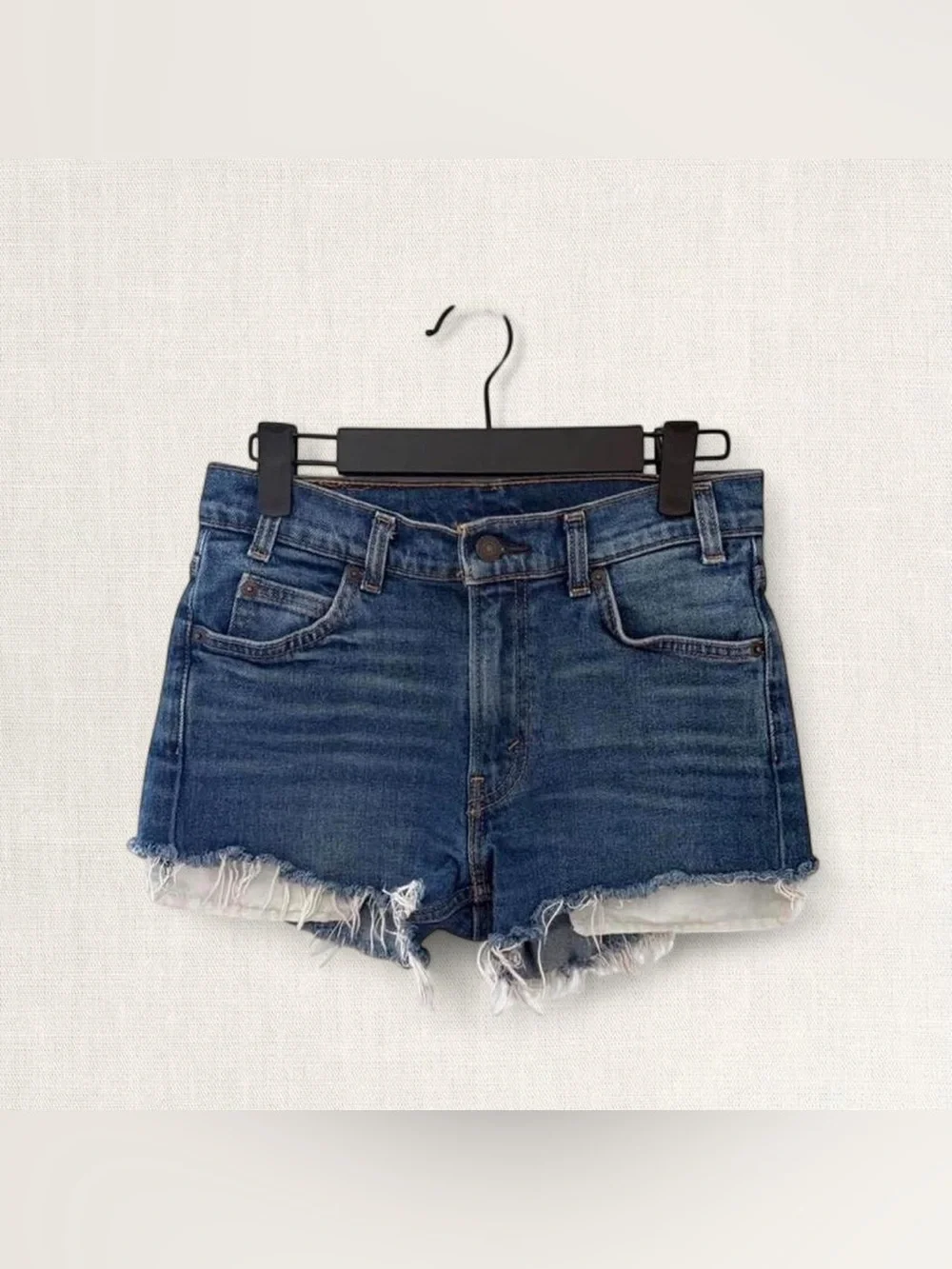 Levi’s Women’s Dark Blue Denim Cutoff Shorts Size 26