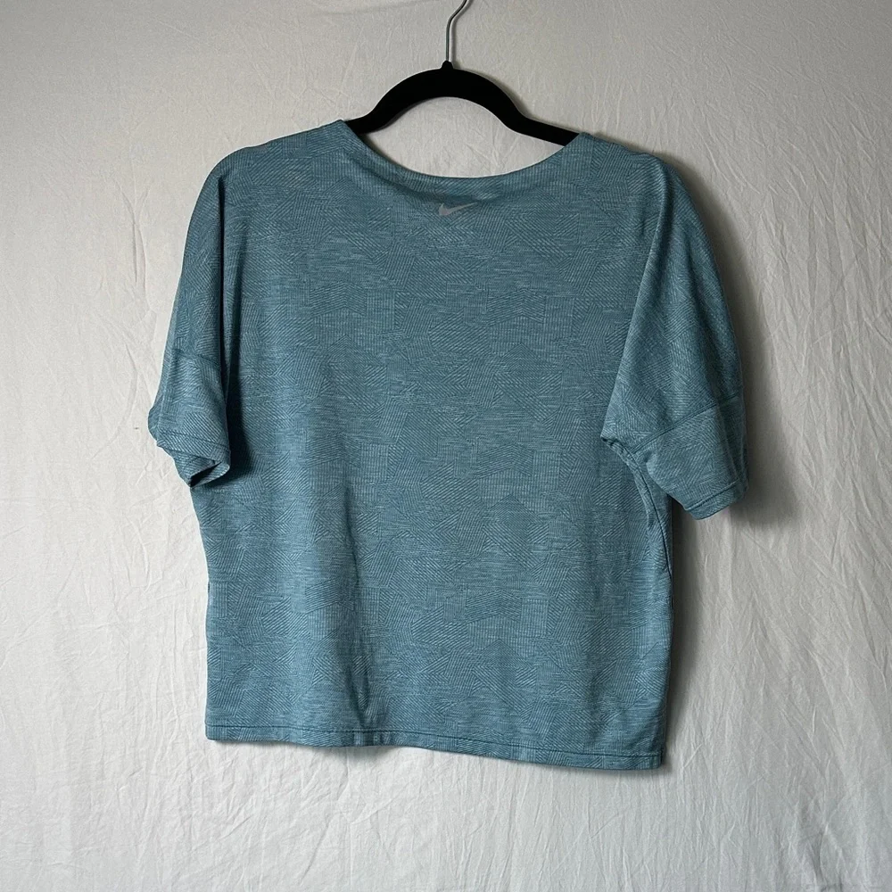 Nike Women's Teal Short Sleeve Tee
