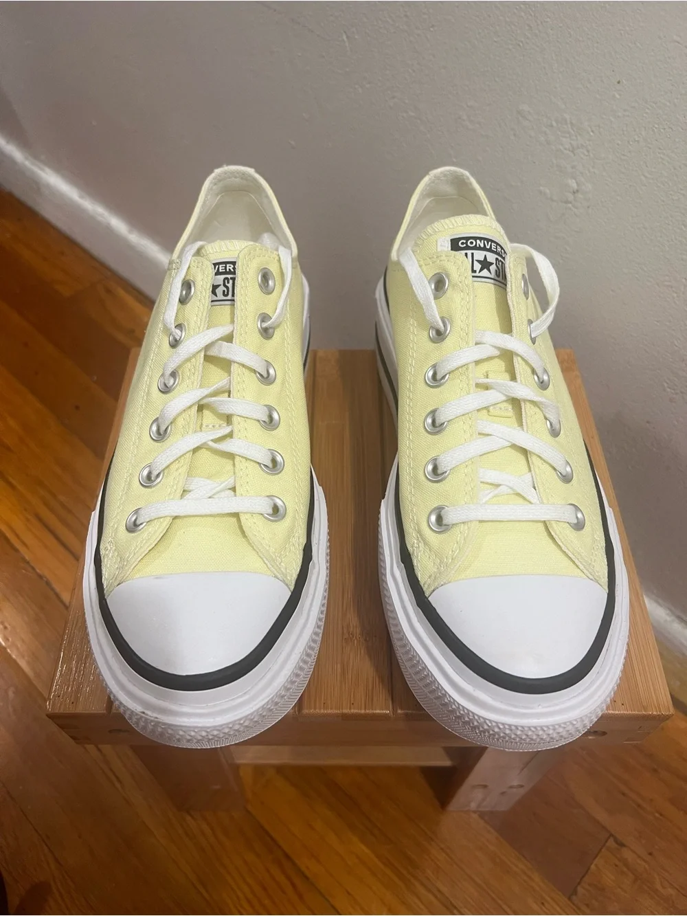 Converse Chuck Taylor All Star Double Stack Platform Sneakers Women’s 9 Yellow