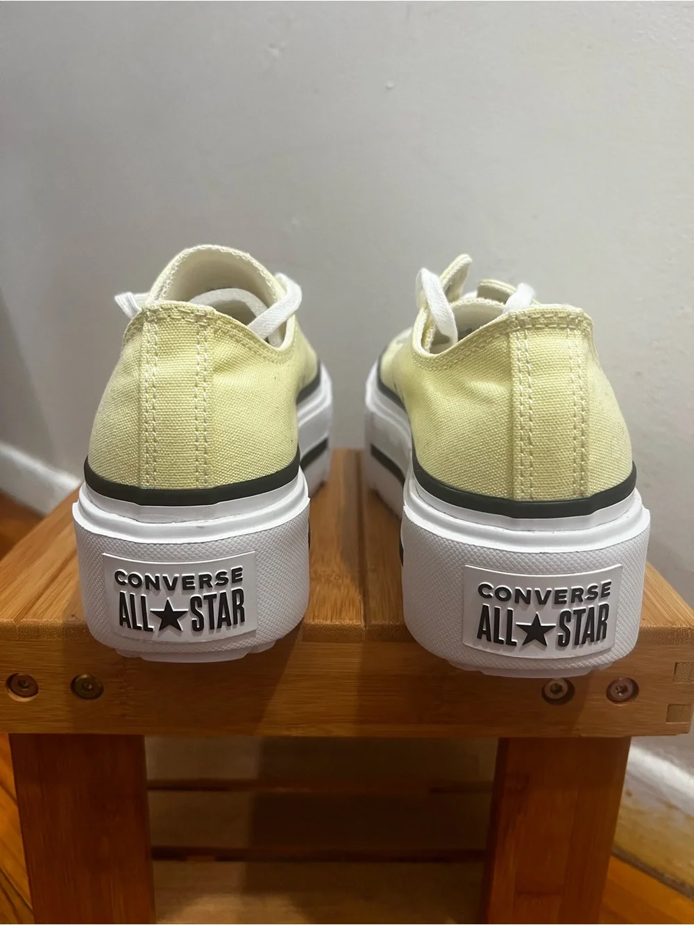 Converse Chuck Taylor All Star Double Stack Platform Sneakers Women’s 9 Yellow