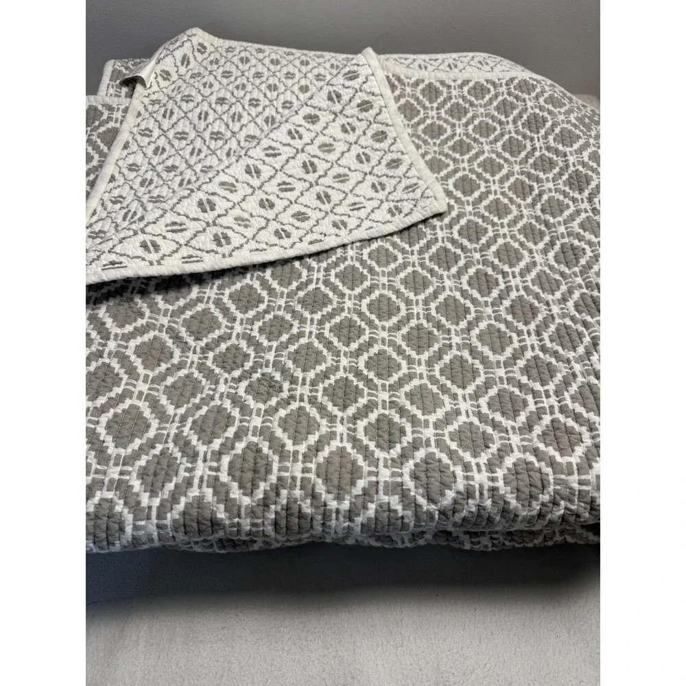Crate & Barrel Quilt Grey size King Cotton Reversible 96