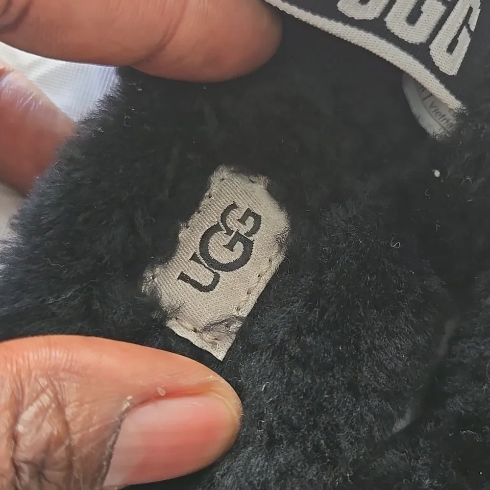 UGG branding perfect fluffy