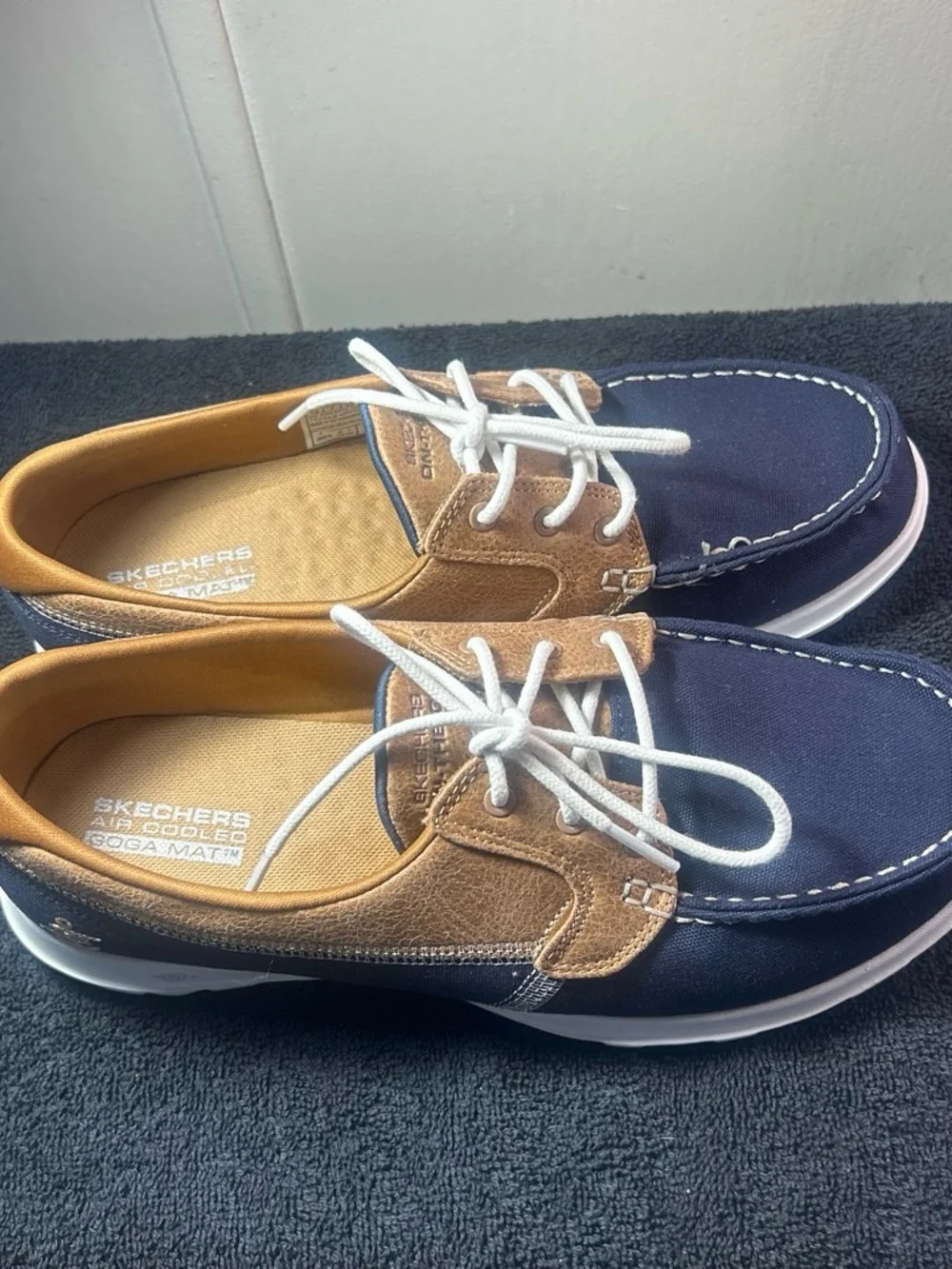 Skechers classic boat