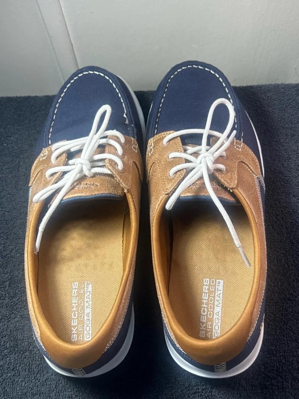 Skechers classic boat