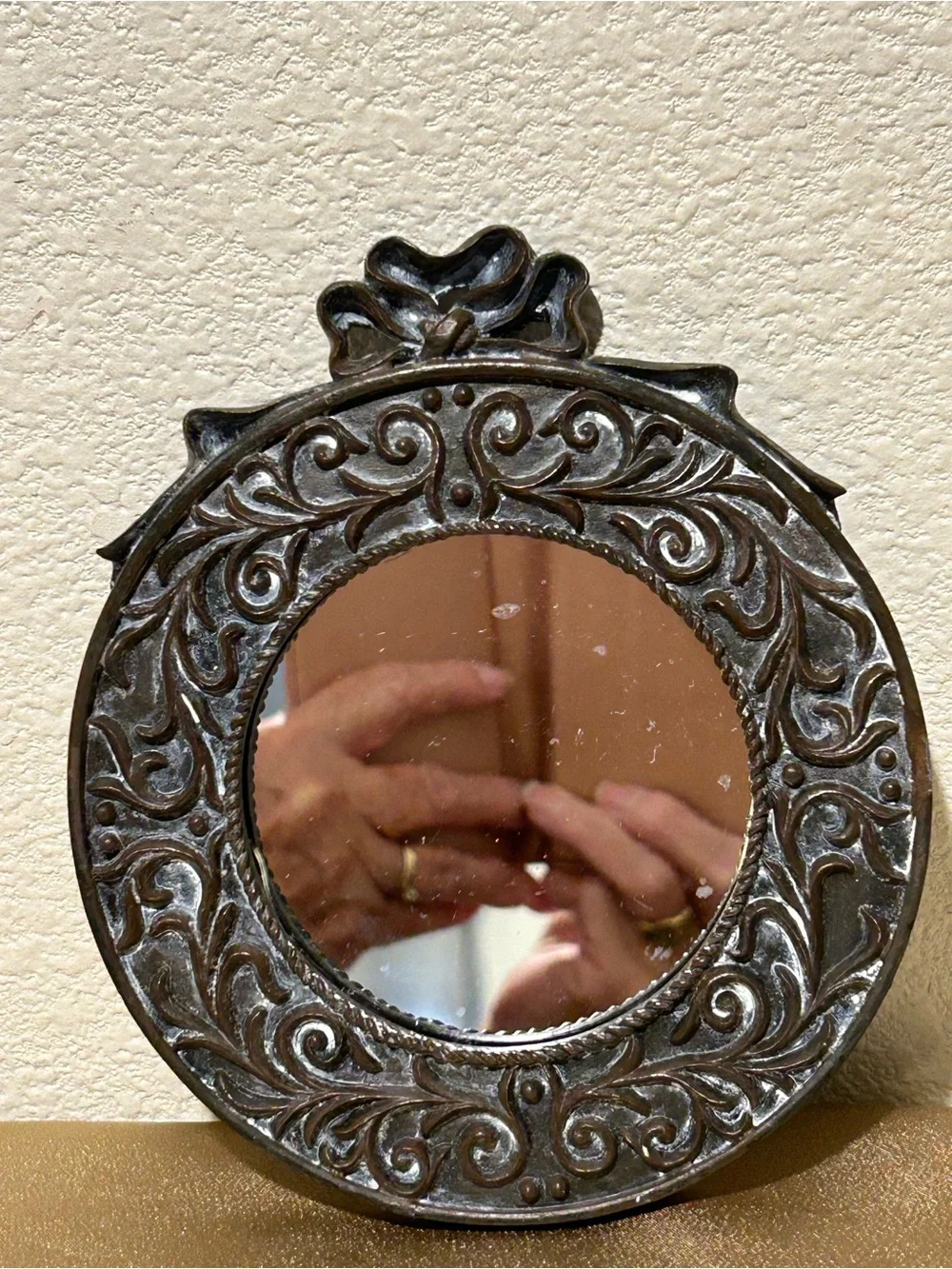 Rustic Metal Arch Photo Frame and Resiin Wall Mirrors Decor