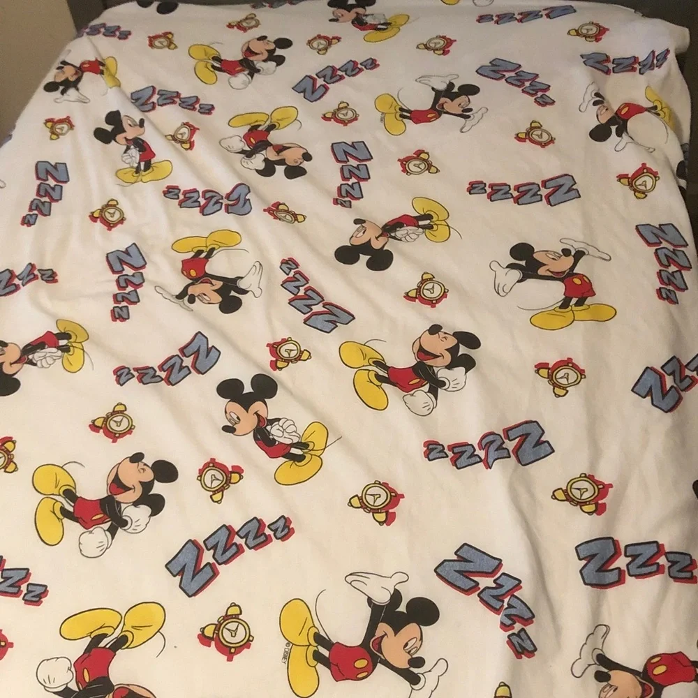Disney Mickey Mouse Sleep Pattern Sheet - White, Yellow, Red, Blue