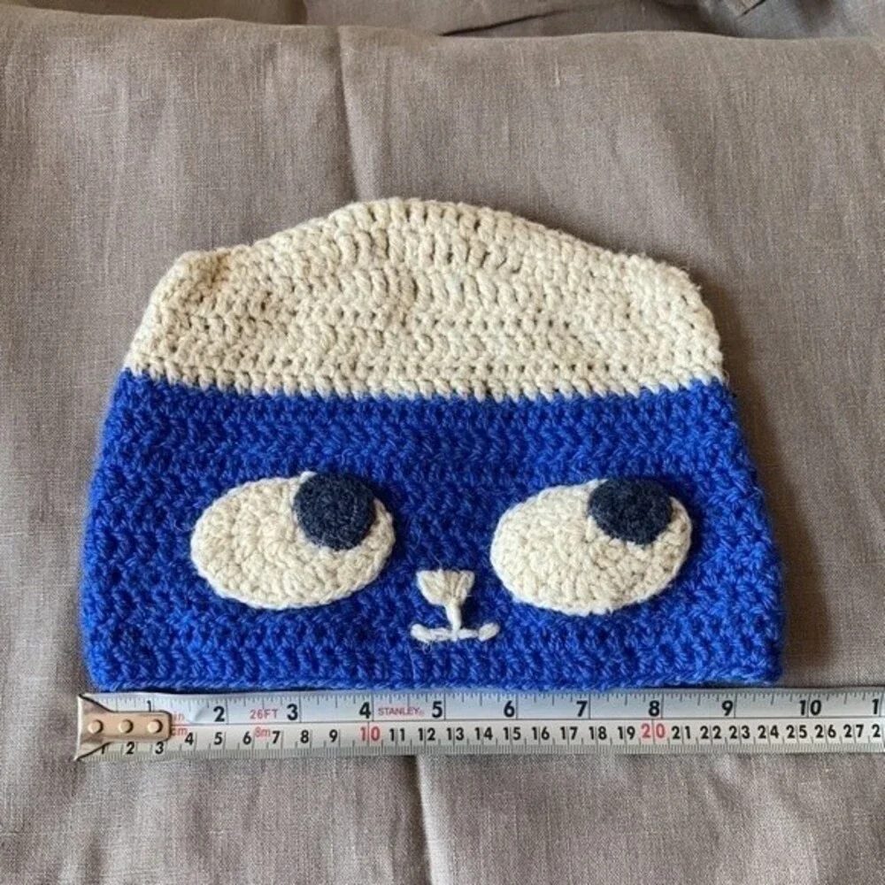 N/A crochet hat