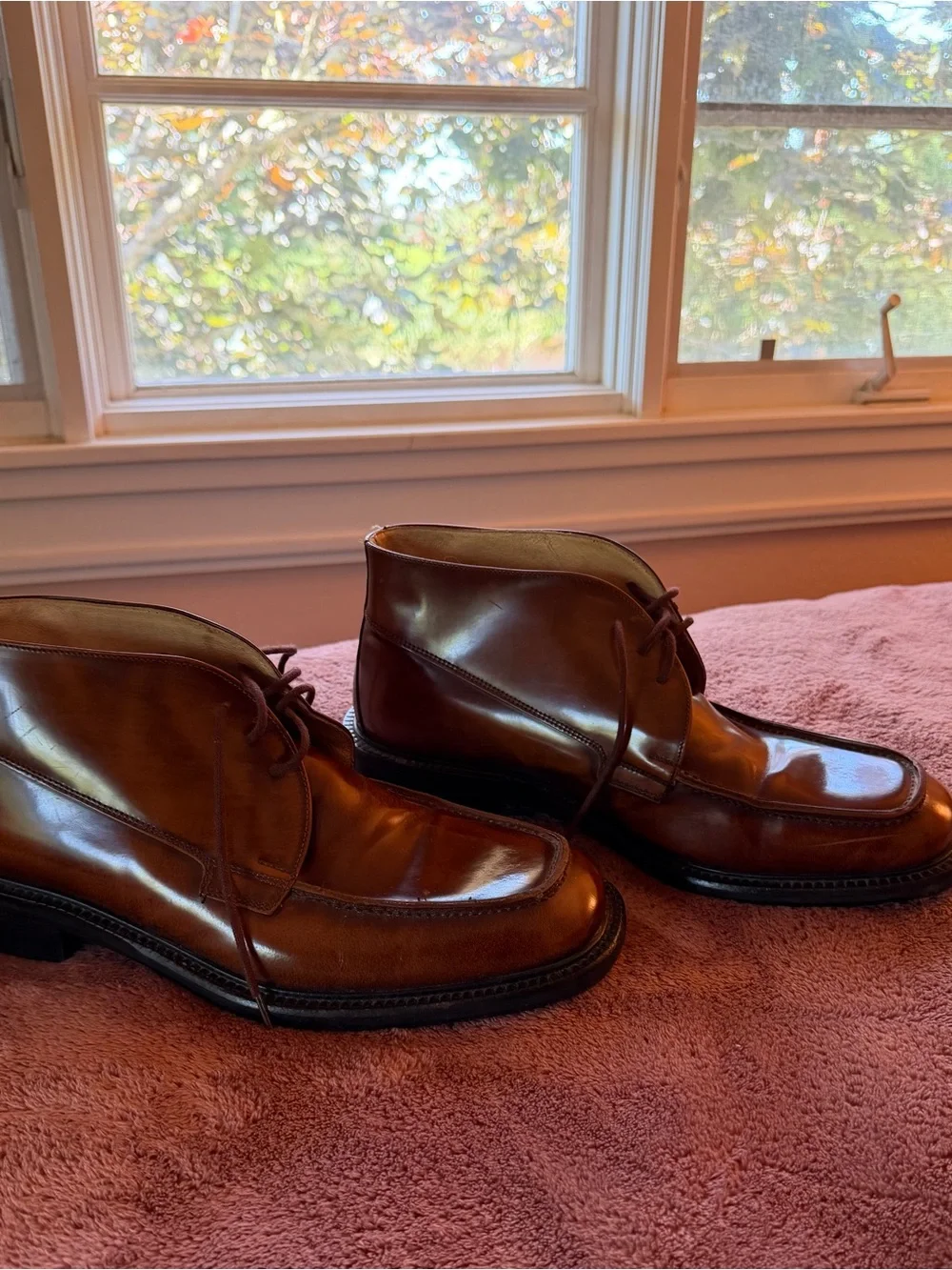 Men's Brown Leather Chukka Boots: very little wear- real Italian craftsmanship
