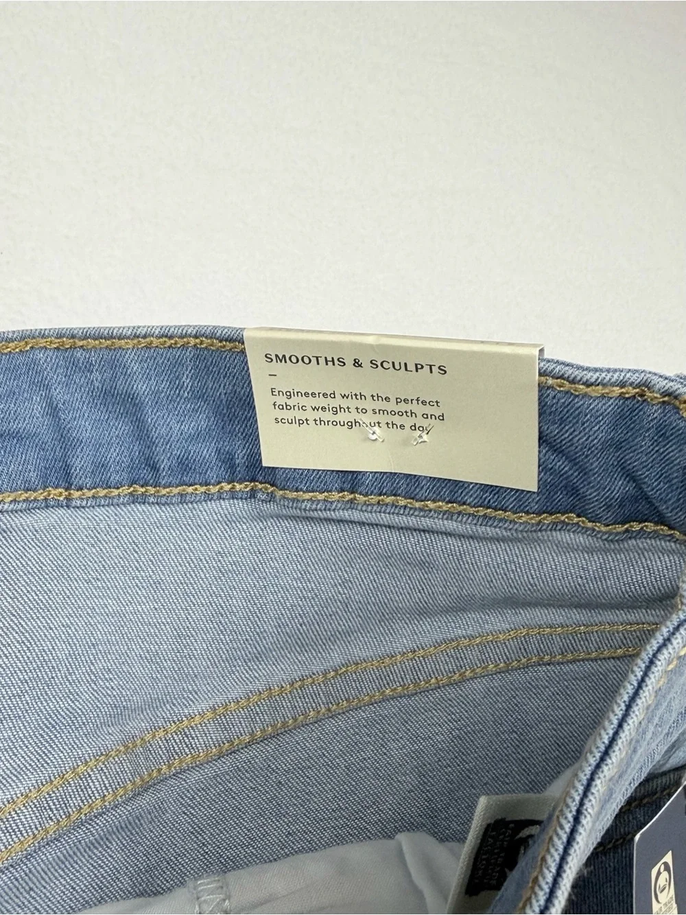 NWT Universal Thread High-Rise Midi Denim Shorts - Size 8/29