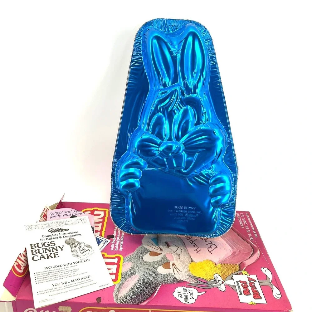 Vtg 1977 Wilton Bugs Bunny Cake Decorating Kit Looney Tunes Baking Pan 3205-276