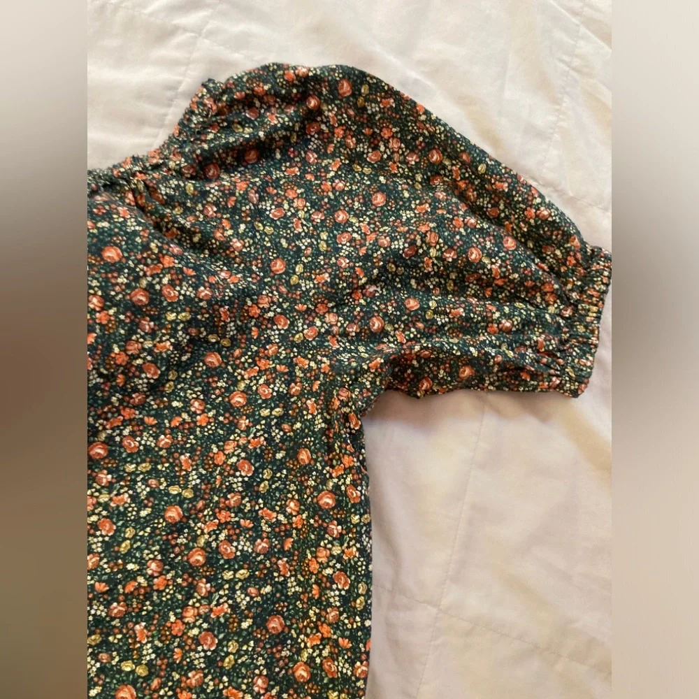 Doen small neckline blouse