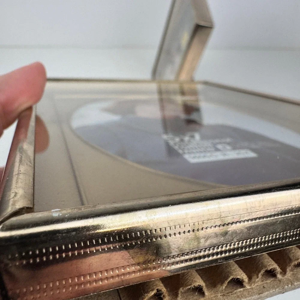 2 Vintage 5x7 Picture‎ Frames 70s Gold Oval Rectangle Tabletop Shadow Box READ