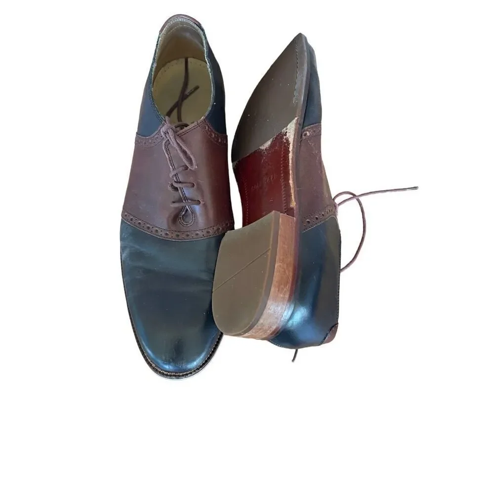 Cole Haan closure blue shape