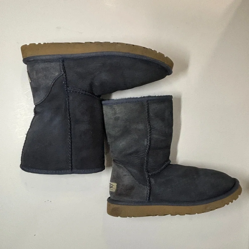 UGG classic short