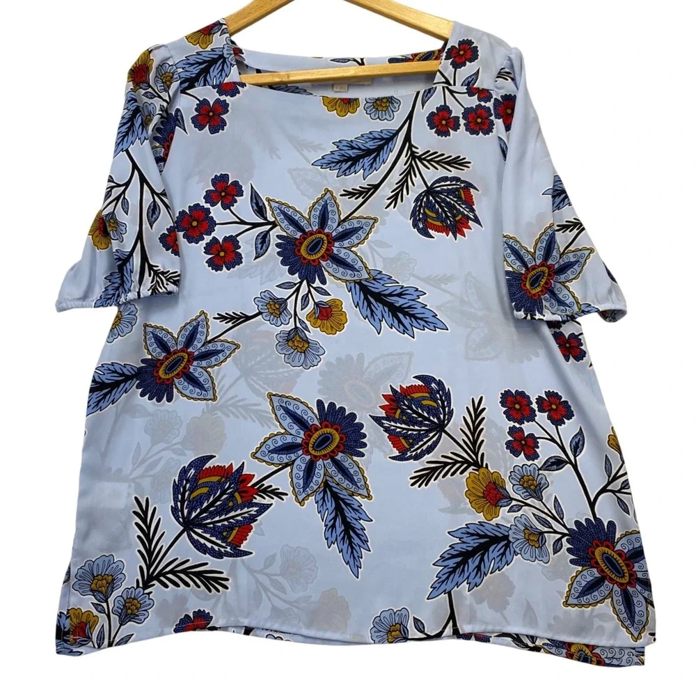 LOFT Floral Blouse Womens Medium Light Blue Short Sleeve Boat Neck 473418