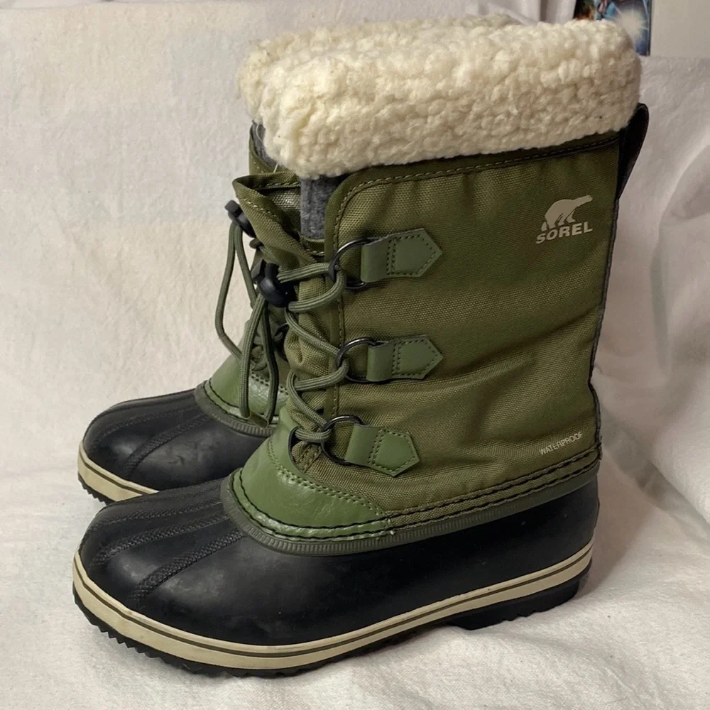 Sorel Olive Green and Black Women's Insulated Winter Boots with Shearling Cuff