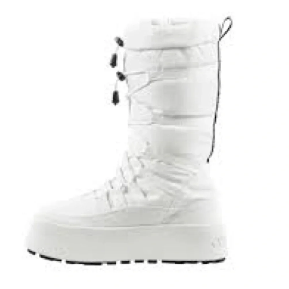 NWT Baffin Geneva Waterproof Insulated Boots