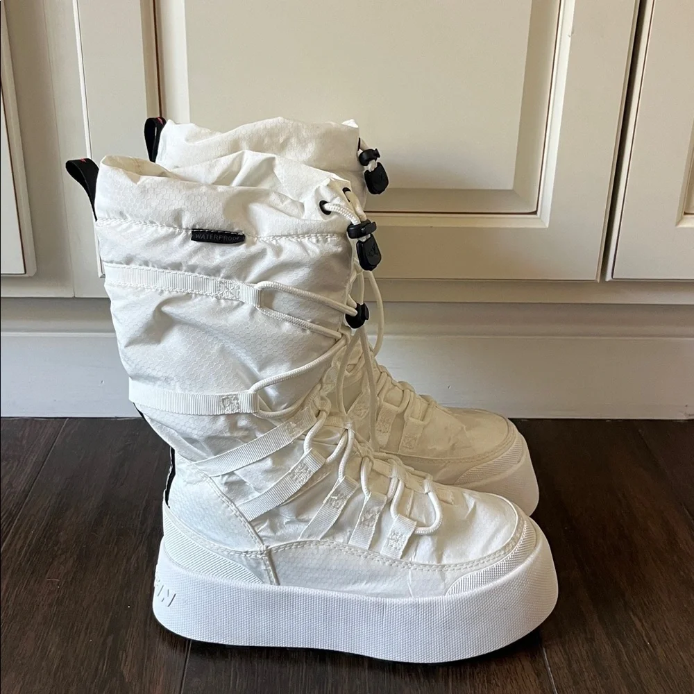 NWT Baffin Geneva Waterproof Insulated Boots