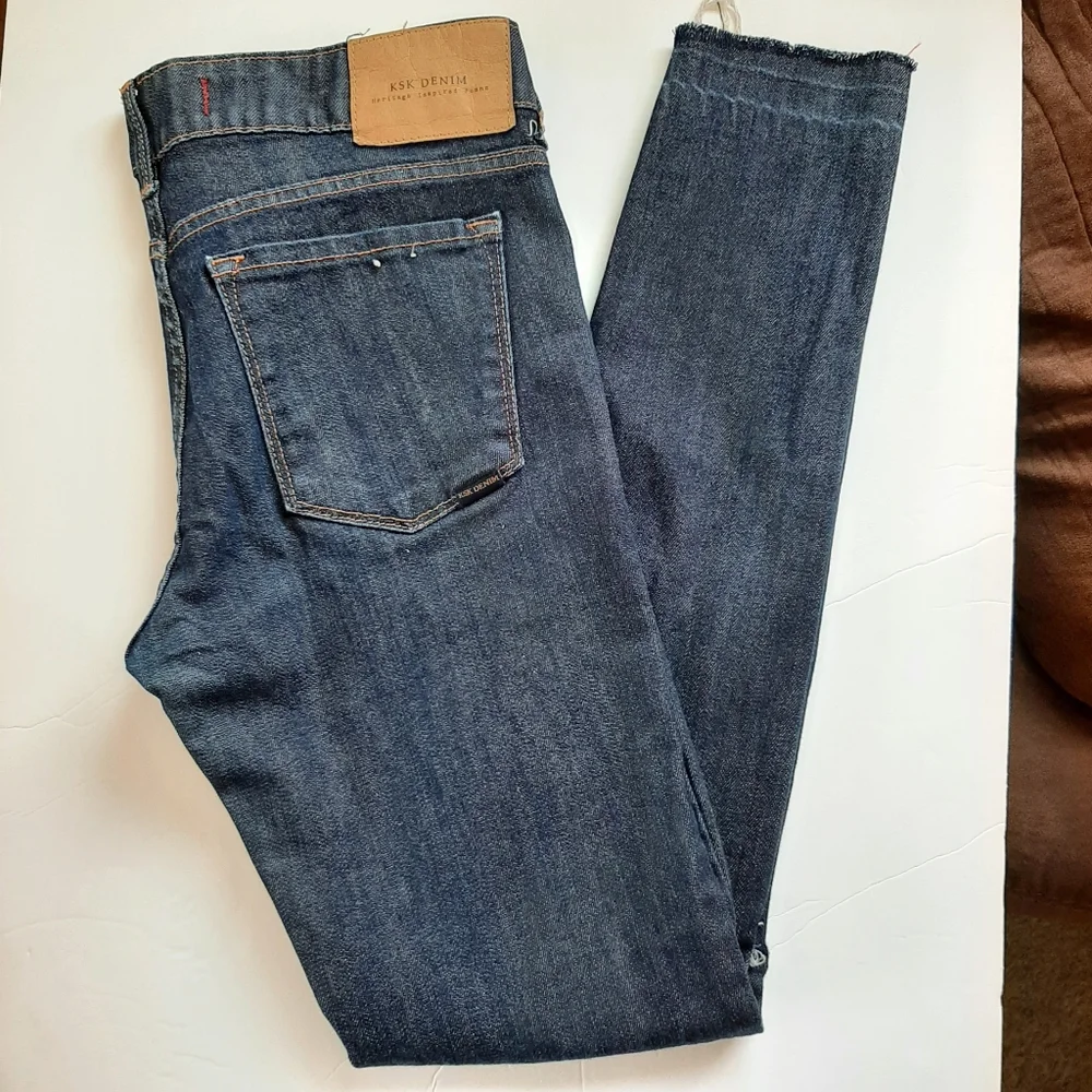 ⭐️5/$20 KSK Denim Distressed Busted Knee Jeans Size 27