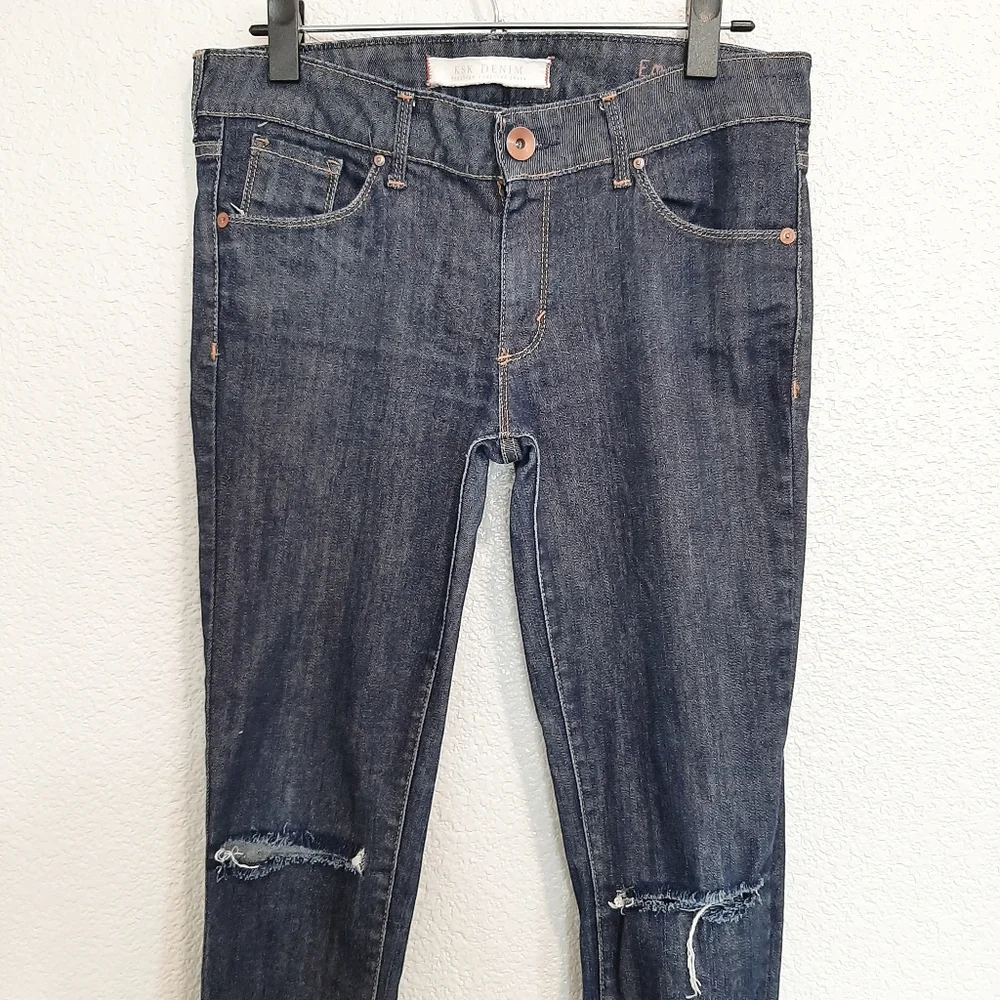 ⭐️5/$20 KSK Denim Distressed Busted Knee Jeans Size 27