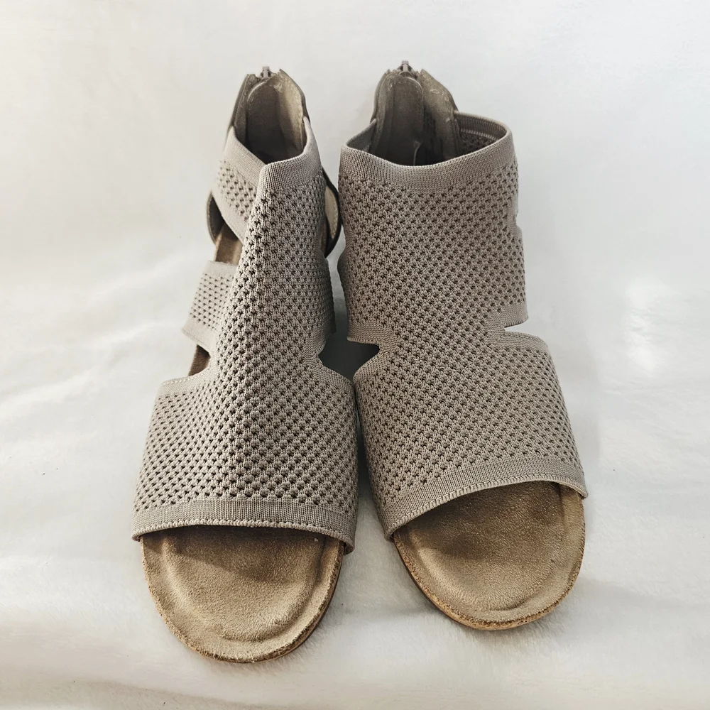 Croft & Barrow Women's Taupe Wedge Sandals