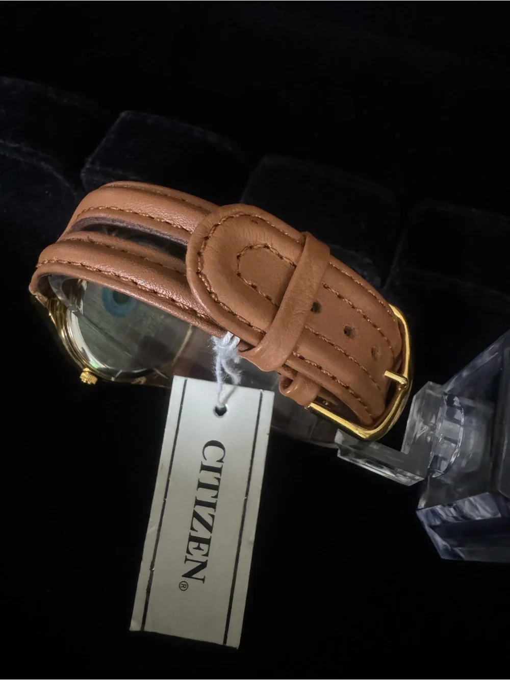 Citizen geometric strap crystal