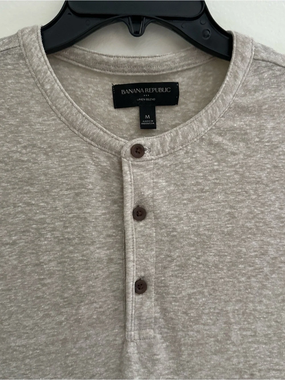 Banana Republic T-Shirt Mens Size M Oat Heather Linen Blend Notch Neck Resort