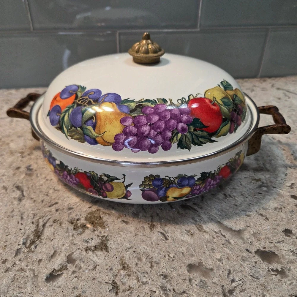 Vintage Cornucopia Enamelware Casserole Dish Lid Round Roaster Bronze Handles