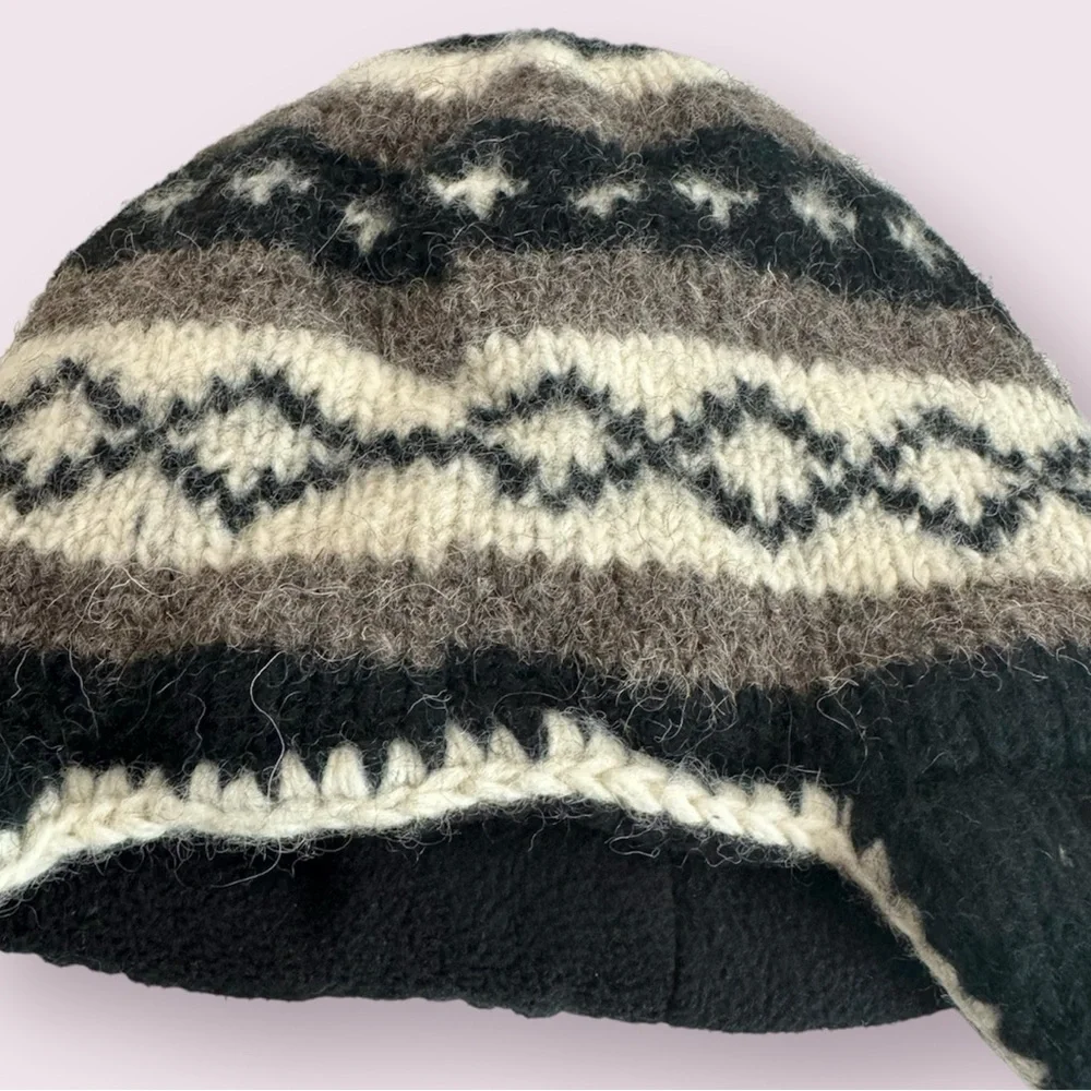 Sherpa Knits holes ralph