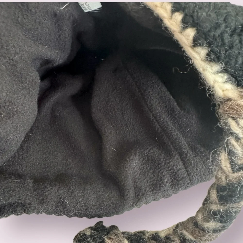 Sherpa Knits tag brady scott