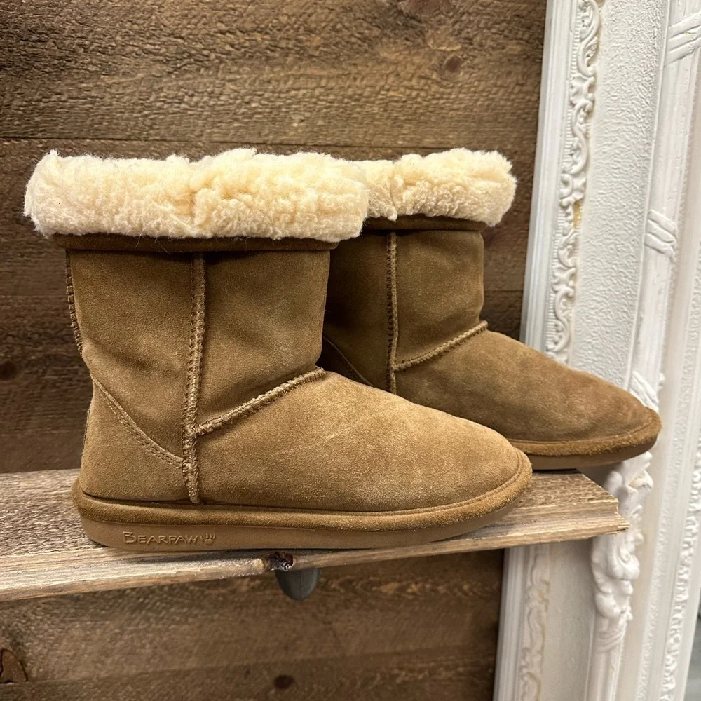 BearPaw stay cozy