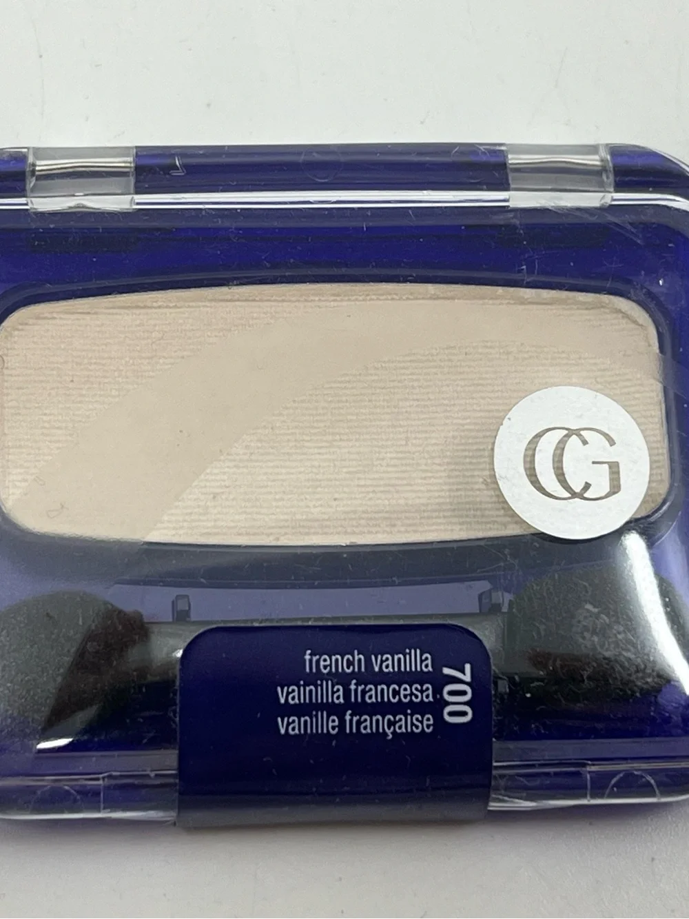 COVERGIRL eyeenhancers Single Eyeshadow in French Vanilla 700