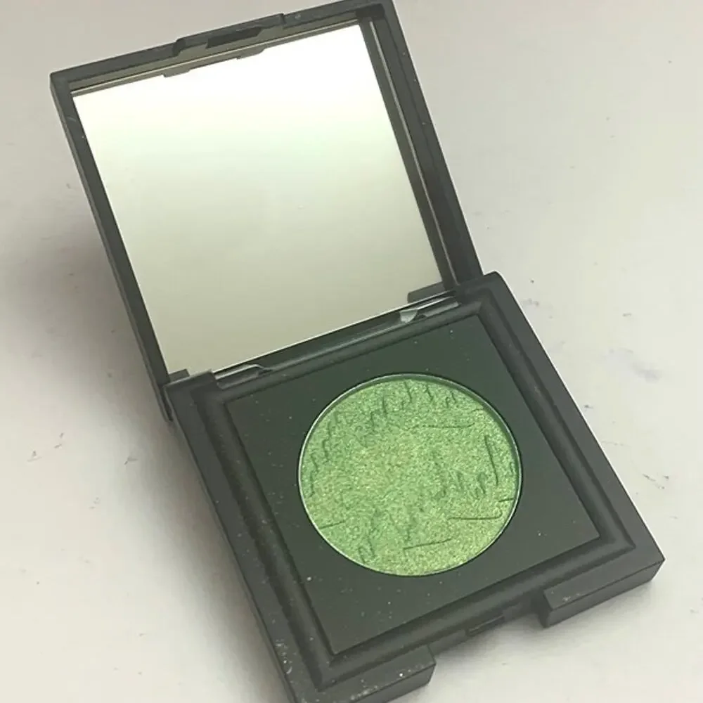 NOMAD Cosmetics Intense Eyeshadow Single – Metallic Green