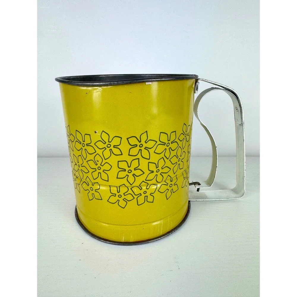 Vintage Androck Yellow Daisy Flour Sifter Retro Farmhouse Kitchen Decor USA Boho
