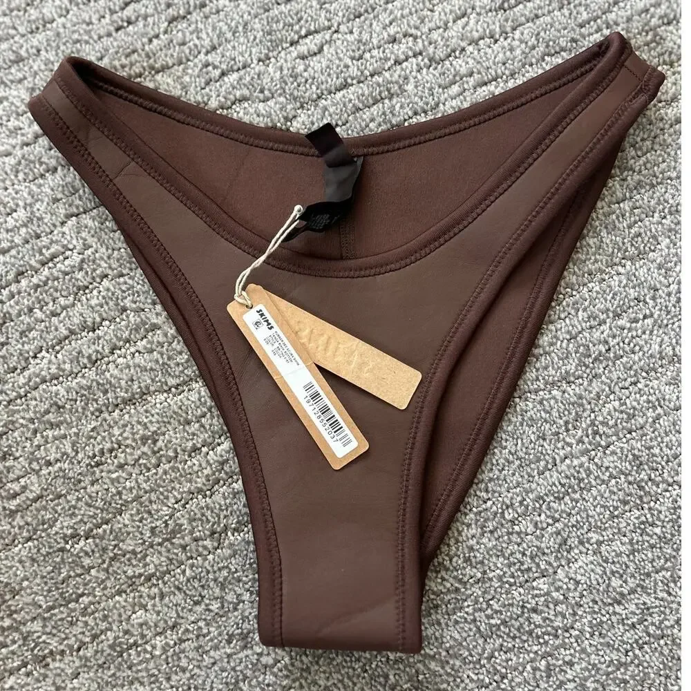 SKIMS nwt rubberized