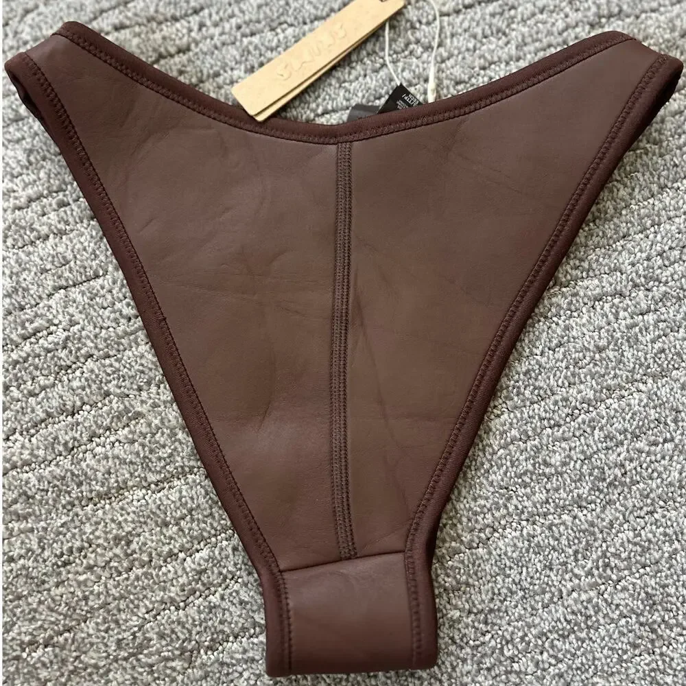 SKIMS nwt rubberized