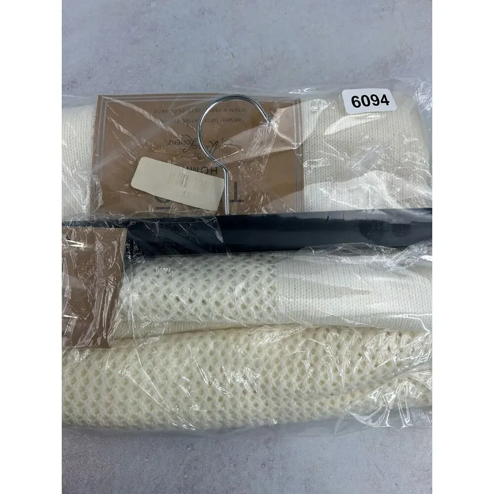 THRO‎ by Marlo Lorenz Cream Knit 60x50