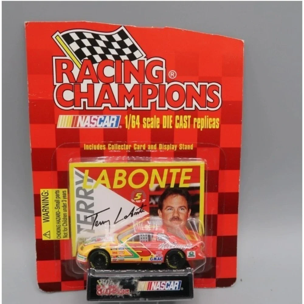 Racing Champions welcome pocket