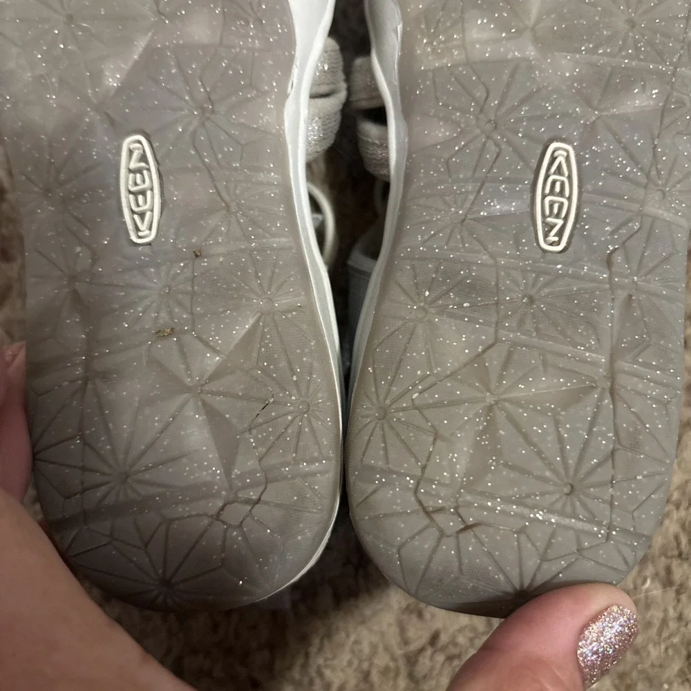 Keen girls moxie