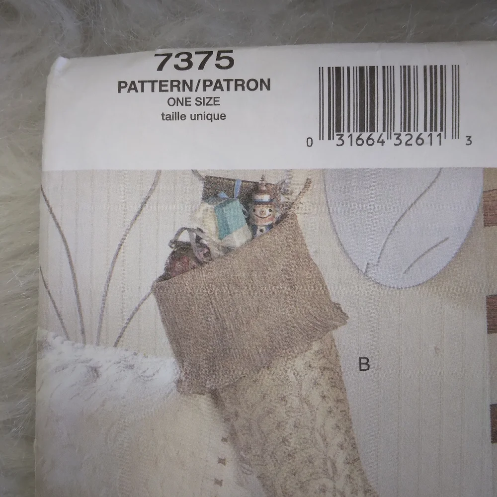 VOGUE 7375 Christmas Stockings In 5 Styles Designed By Dawn Anderson