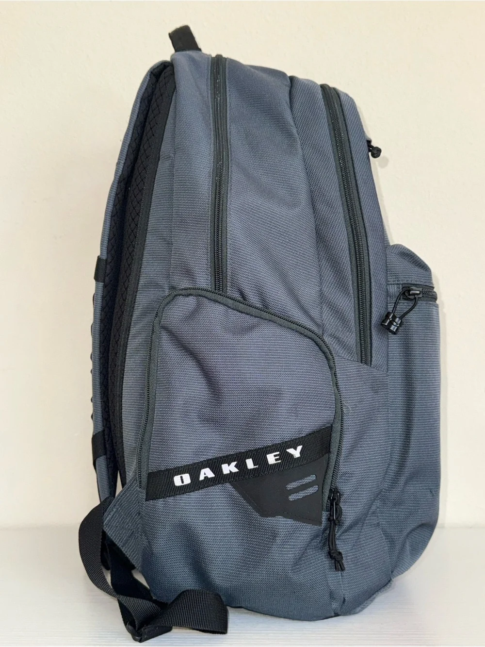 Oakley nwot brand