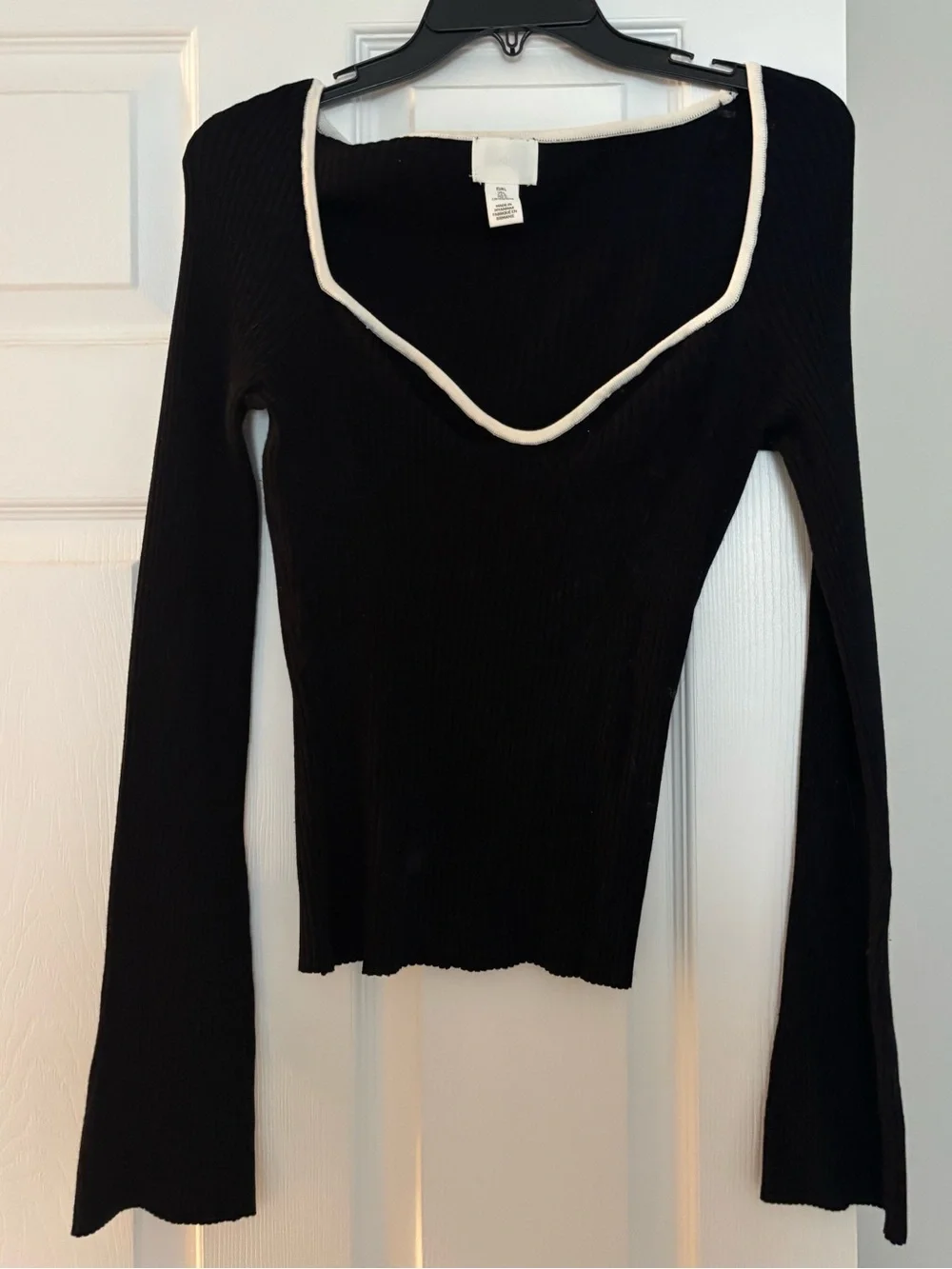 H&M Black Long-Sleeve Ribbed Top with Contrast Trim