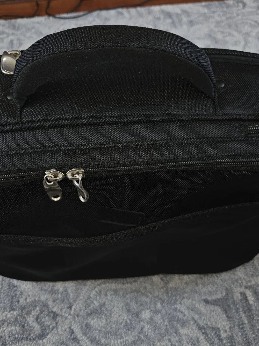 Skooba checkthrough brief laptop bag