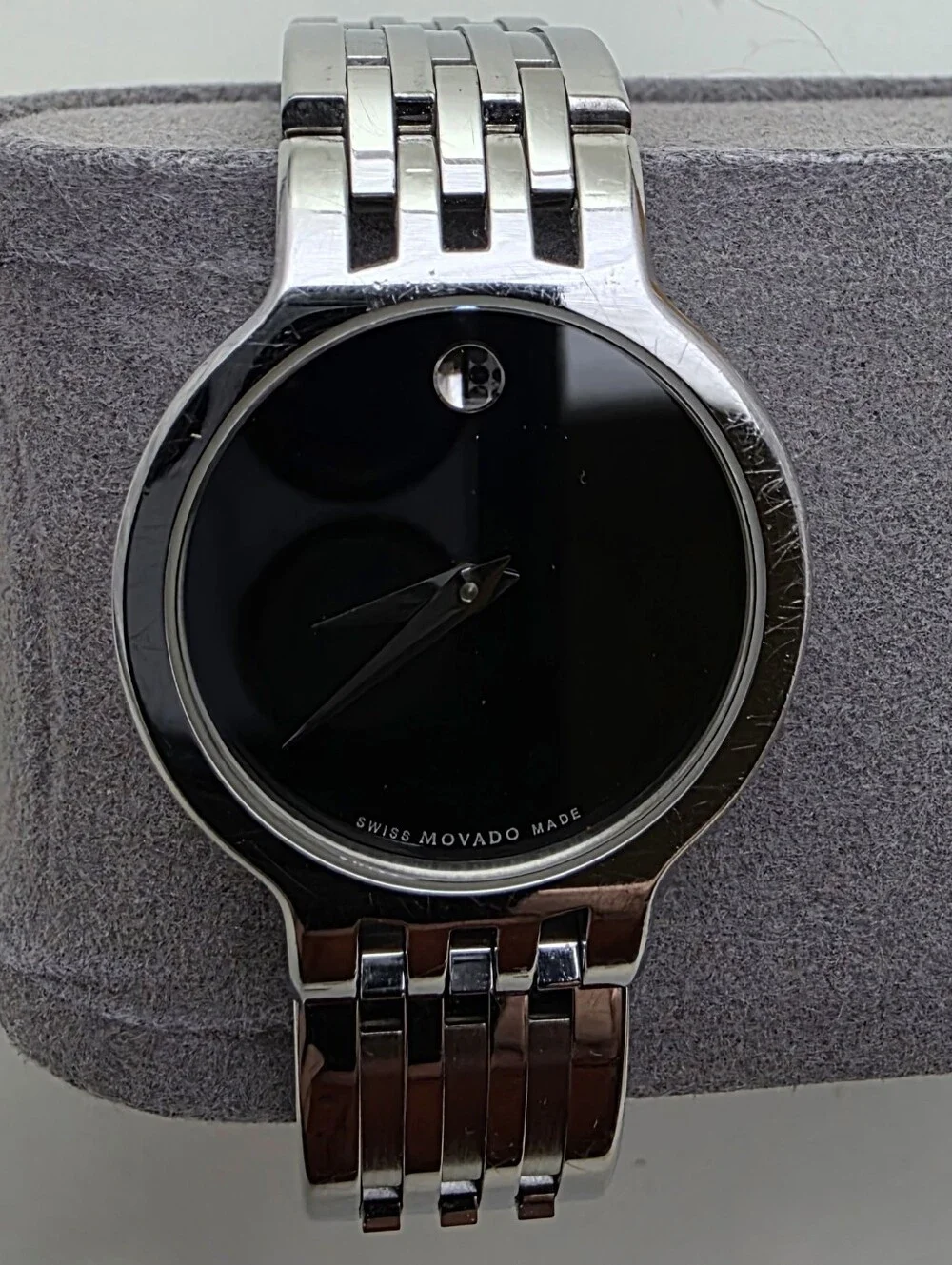 N/A sleek silver