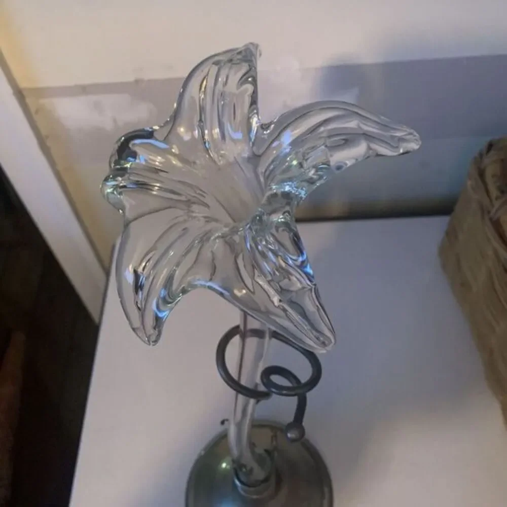 Vintage Blown Glass Lily Vase Art In Silver Tone Base Mid century‎