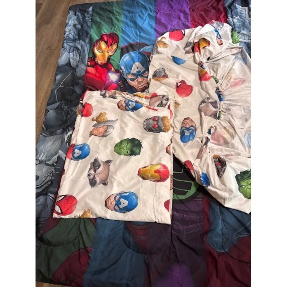 Marvel Avengers Twin Bedding Set Comforter Fitted Sheet Pillowcase Multicolor