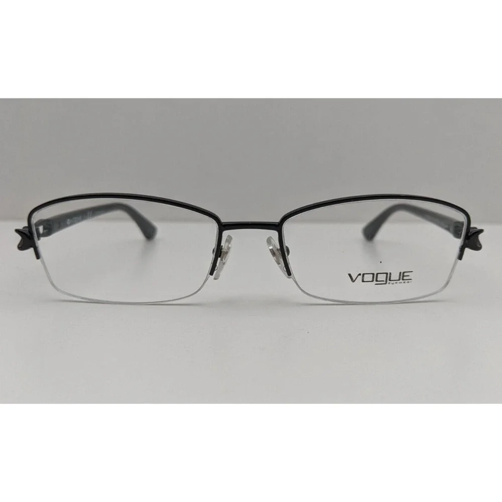 Vogue imperfections 53mm scratches