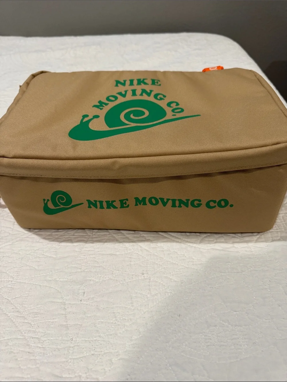 Nike shoebox bold