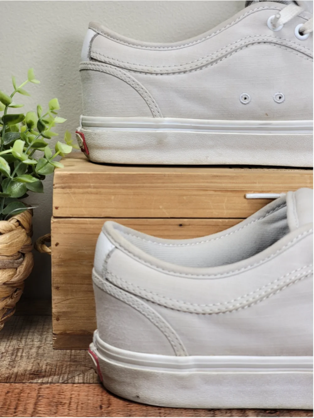 Vans 9.5 Chukka Low Top Canvas Light Grey Beige Skate Shoes Athletic Sneakers