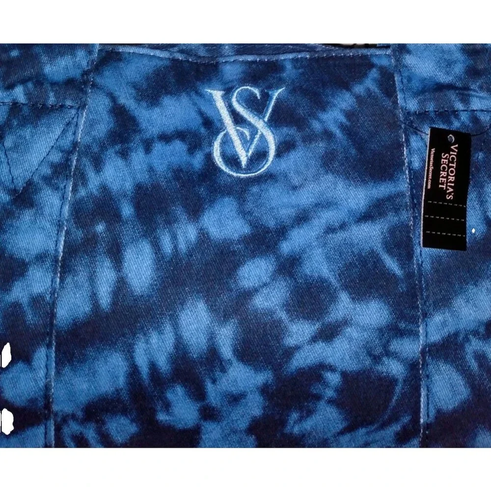 Victorias Secret travel style